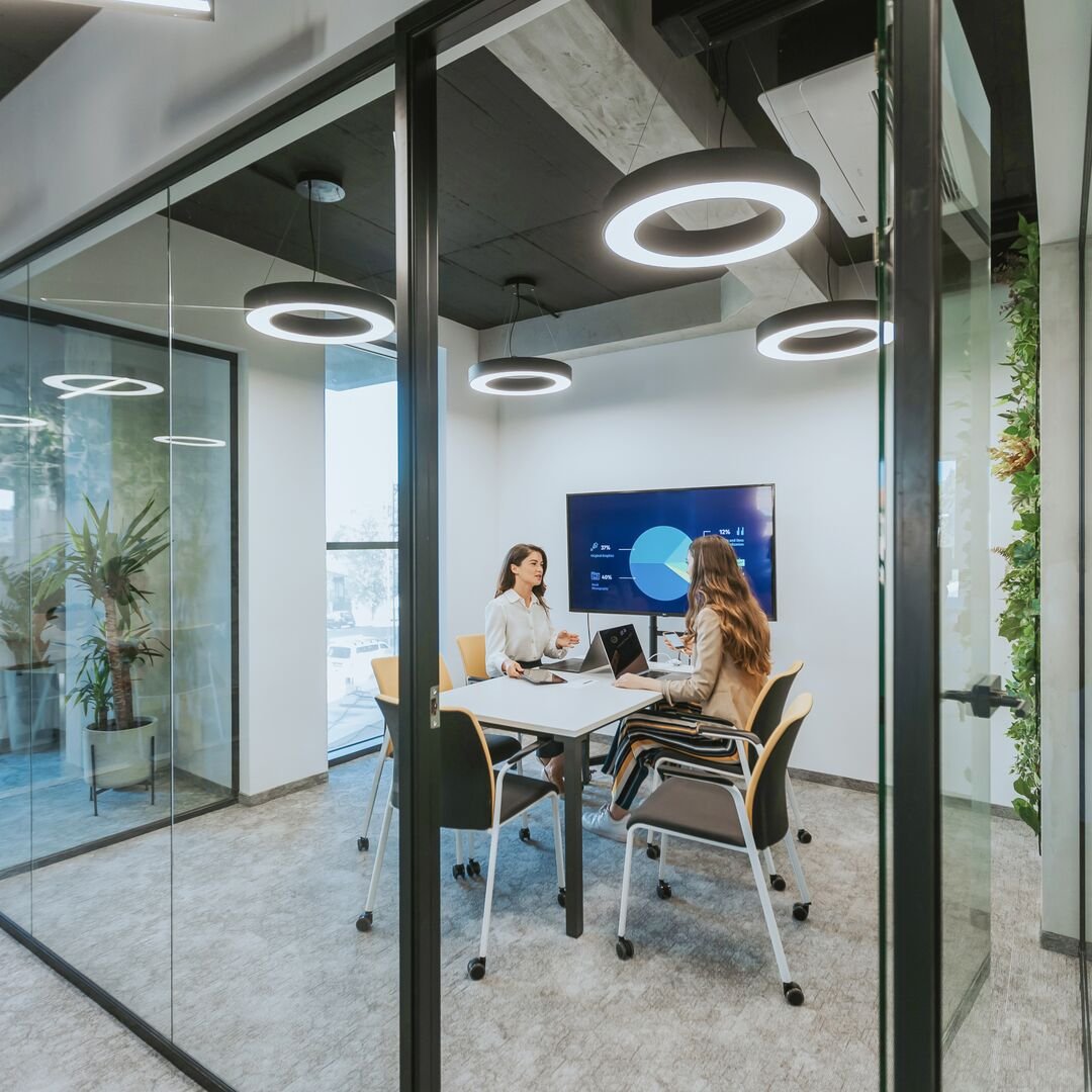 Square-AdobeStock_663471052